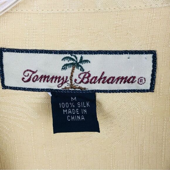 Tommy Bahama 100% Silk Yellow Hawaiian Button Up Men's Sz Medium - Picture 3 of 9